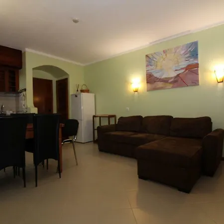 Apartment Mikas Center *
